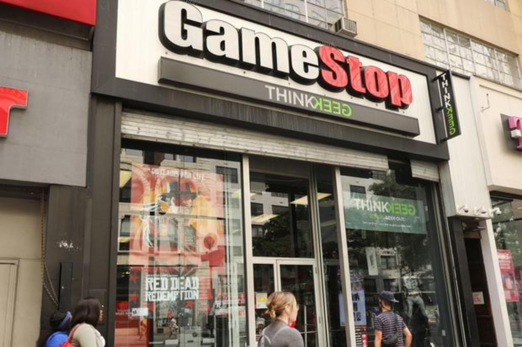 GameStop, AMC y otras firmas caen en Wall Street tras vetos en apps de bolsa