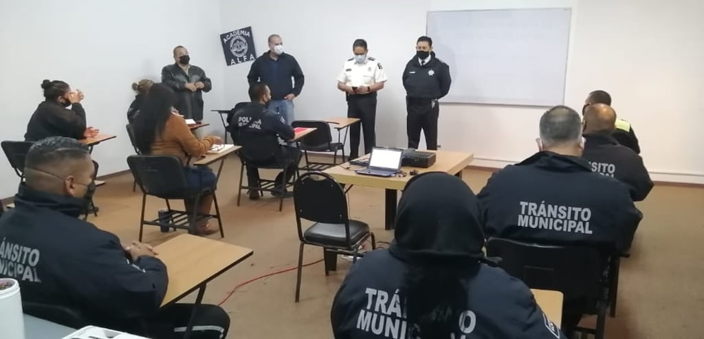 Actualizan a los policías de Gómez Palacio