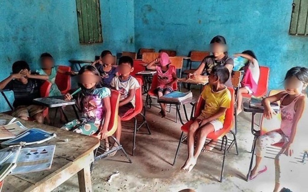 En Oaxaca niños no conocen salones de clases