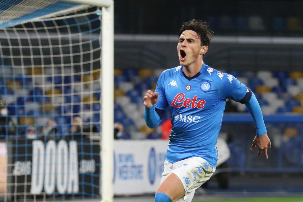 Napoli triunfa 2-0 ante el Parma, un rival no tan exigente