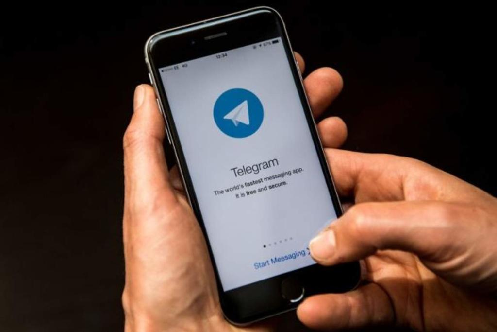 Venden números de usuarios de Facebook en Telegram