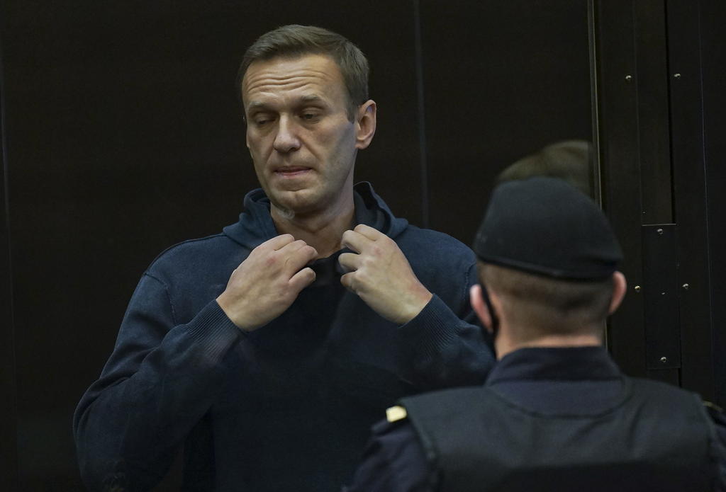 Condenan a Navalni a tres años y medio de prisión en Rusia