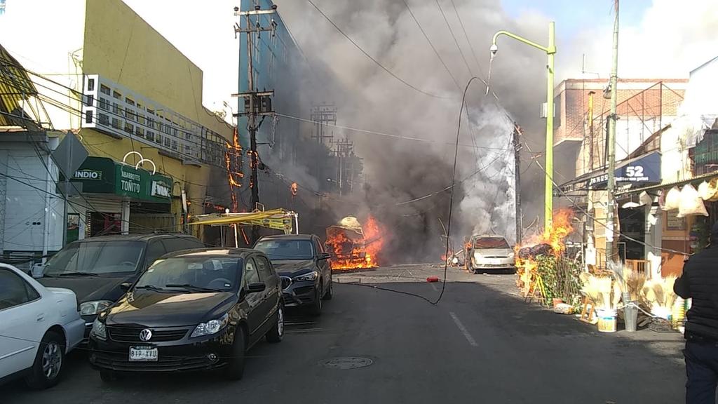 Incendio de pipa de gas en la CDMX deja 8 lesionados