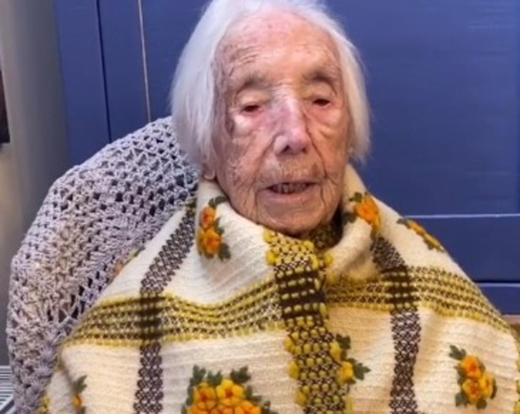 Abuelita de 110 años cautiva en TikTok con su voz
