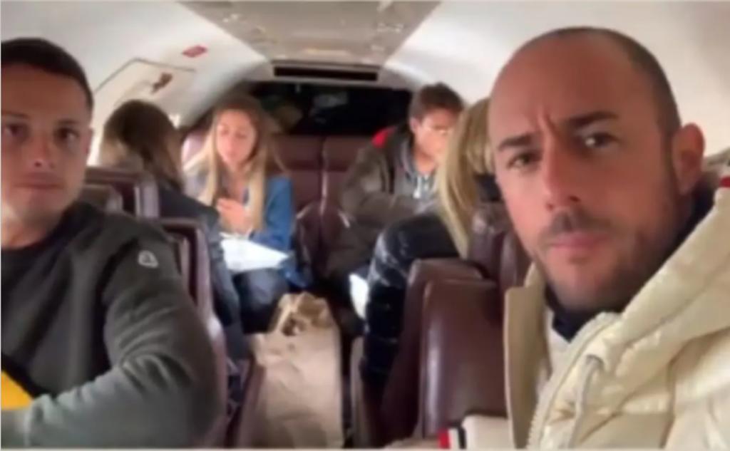 Exhiben a 'Chicharito' Hernández en fiesta con la modelo Lourdes Motta