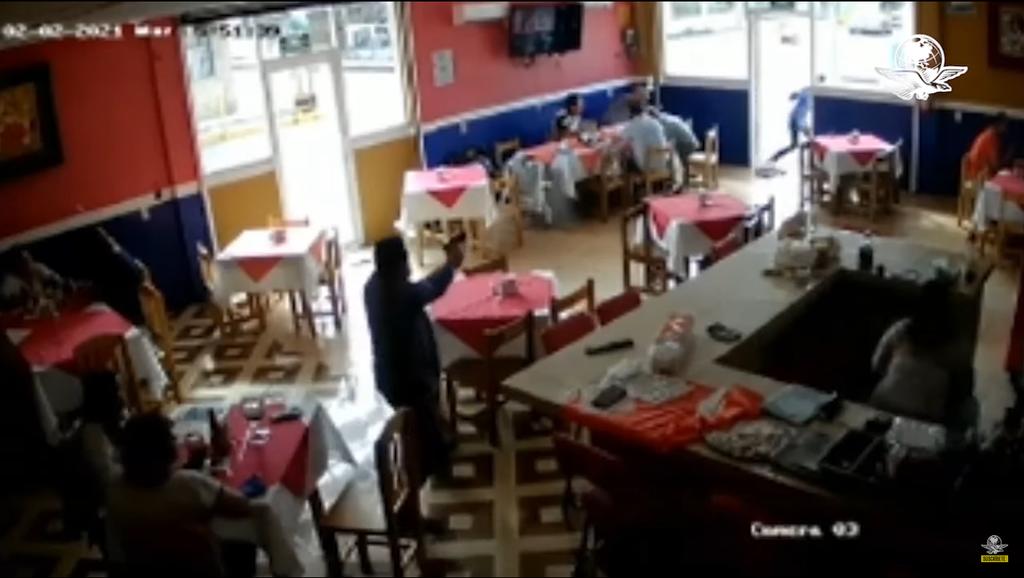 Irrumpen en restaurante de Veracruz donde comían fiscal y diputada local