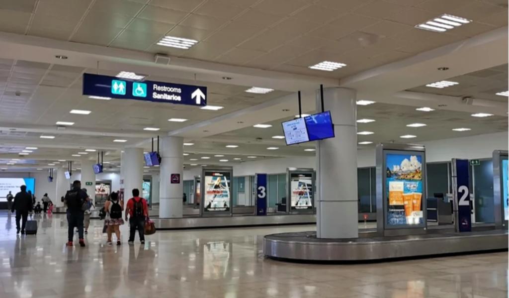 Retienen a turistas de Rumania en aeropuerto de Cancún