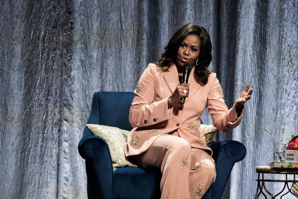 Publicará Michelle Obama una edición de sus memorias para jóvenes lectores
