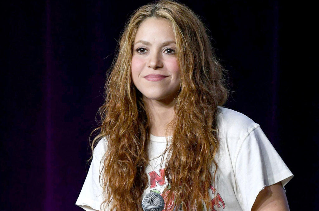 Shakira se despide del rubio y sorprende con nuevo color