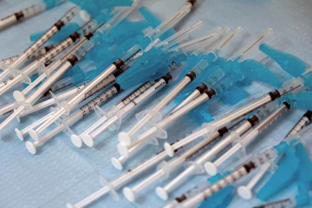 Administrará España la vacuna de AstraZeneca a personas de 18 a 55 años