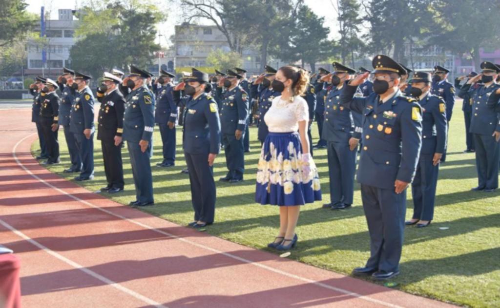 Sedena y Marina entregan 188 condecoraciones al merito a militares y marinos