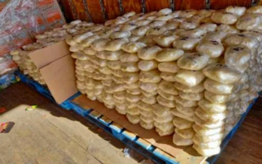 Decomisan 648 kilos de droga ocultos en camión de dulces en BC