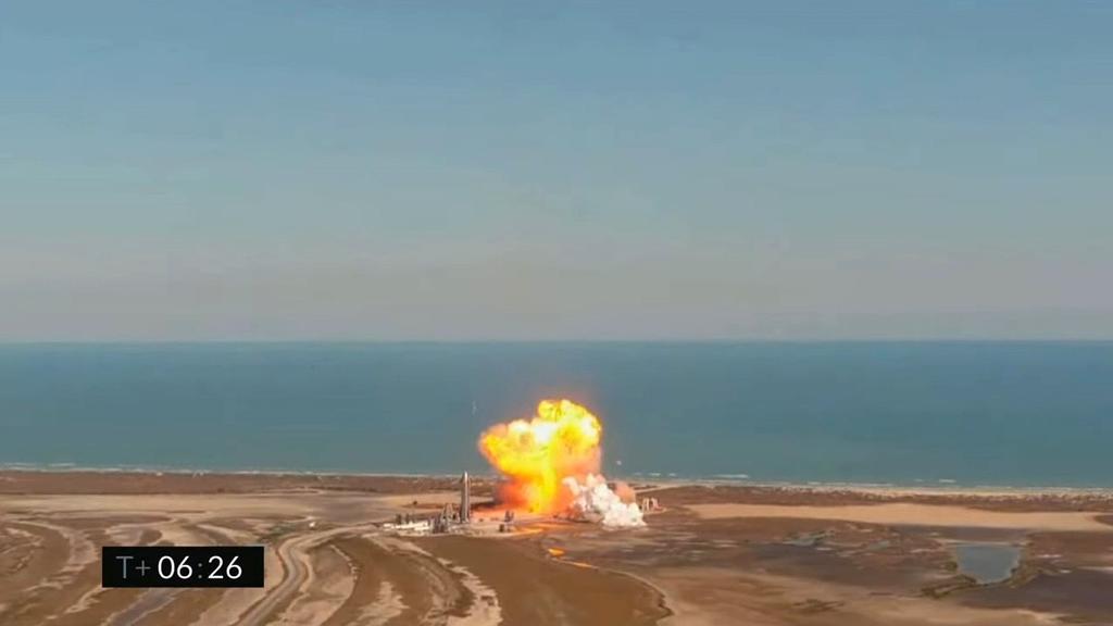 Prototipo de nave de SpaceX explota durante un aterrizaje de prueba