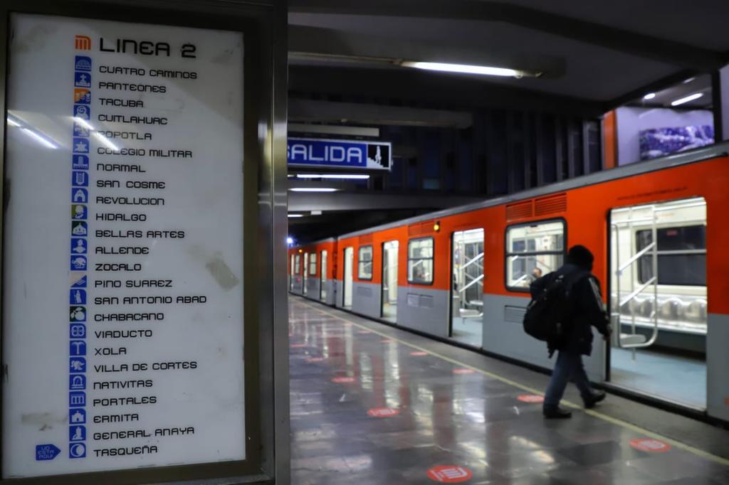 Línea 2 del Metro en la CDMX reanuda servicio con 10 trenes