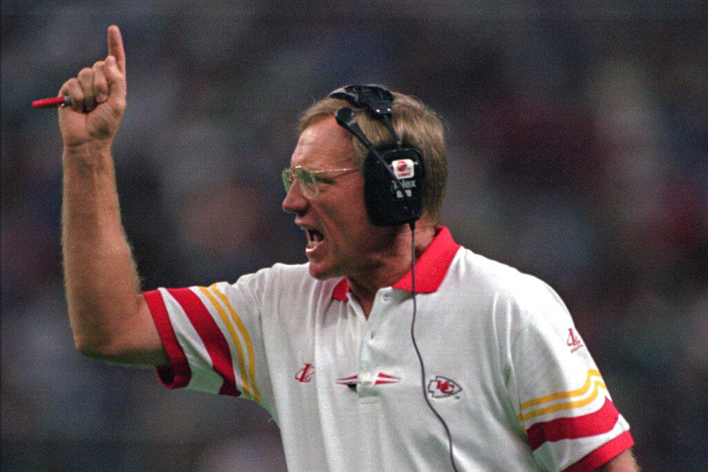 Muere Marty Schottenheimer, legendario entrenador de la NFL