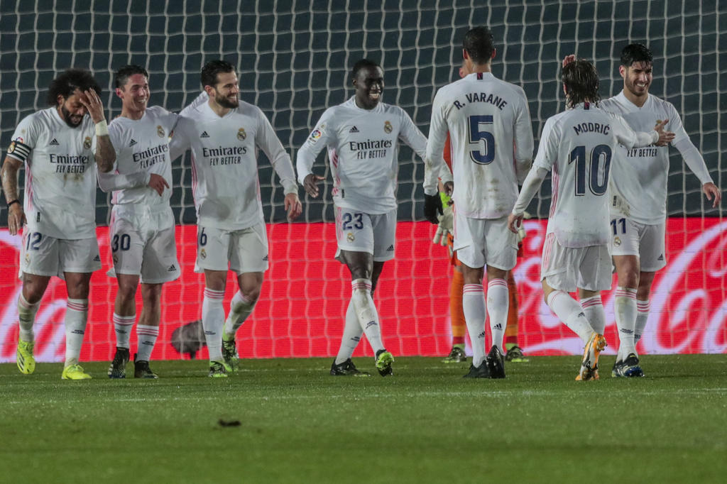 Real Madrid  vuelve a la pelea y domina al Getafe