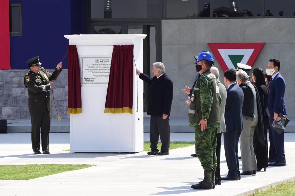 Inaugura AMLO Base Militar en el aeropuerto 'General Felipe Ángeles'