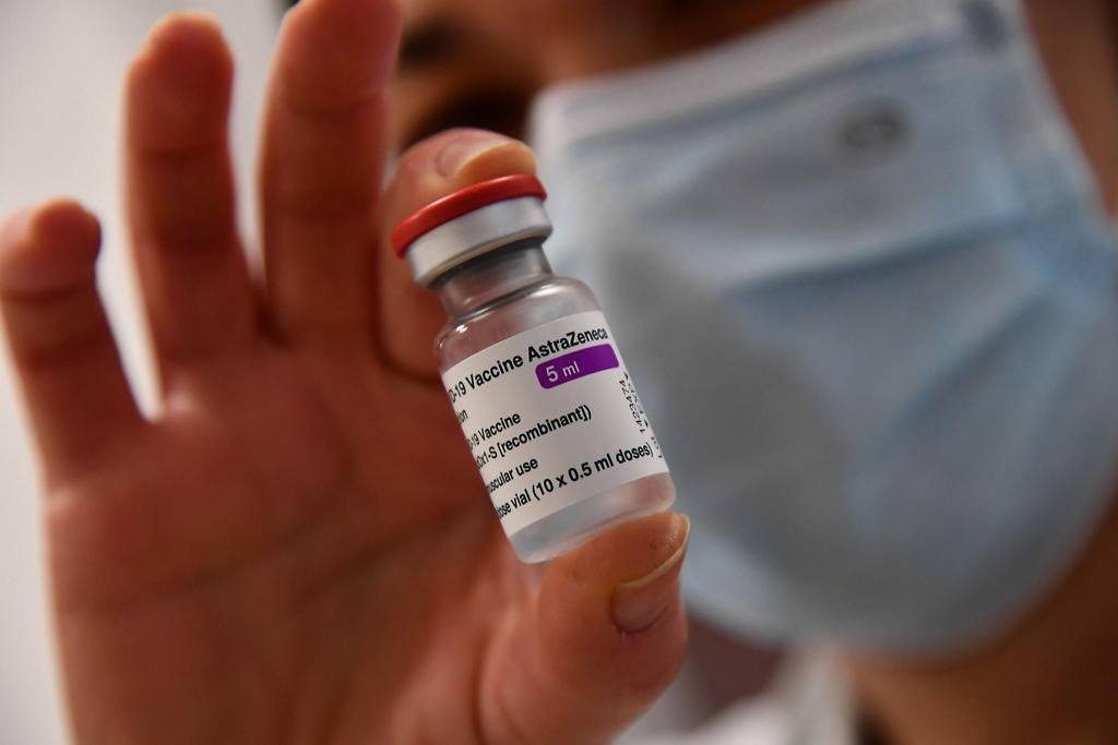 Expertos de la OMS recomiendan uso de la vacuna contra COVID de AstraZeneca