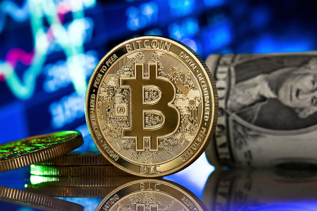 Bitcoin vuelve a superar los 48,000 dólares y marca nuevo récord