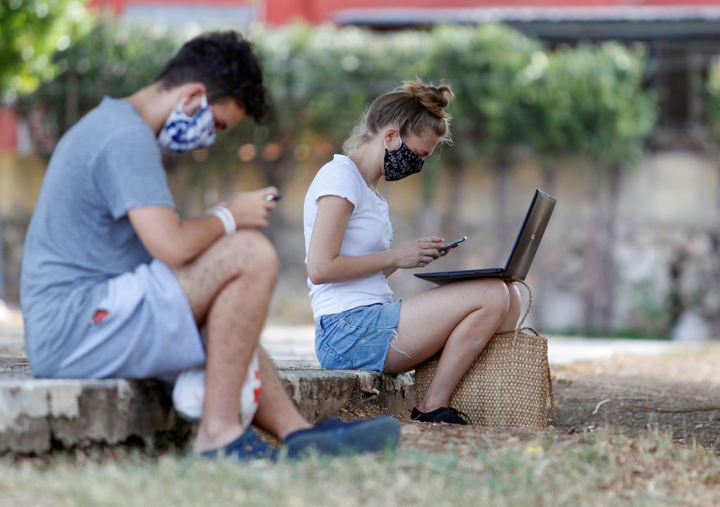 Por avería, Cuba se queda dos horas sin internet