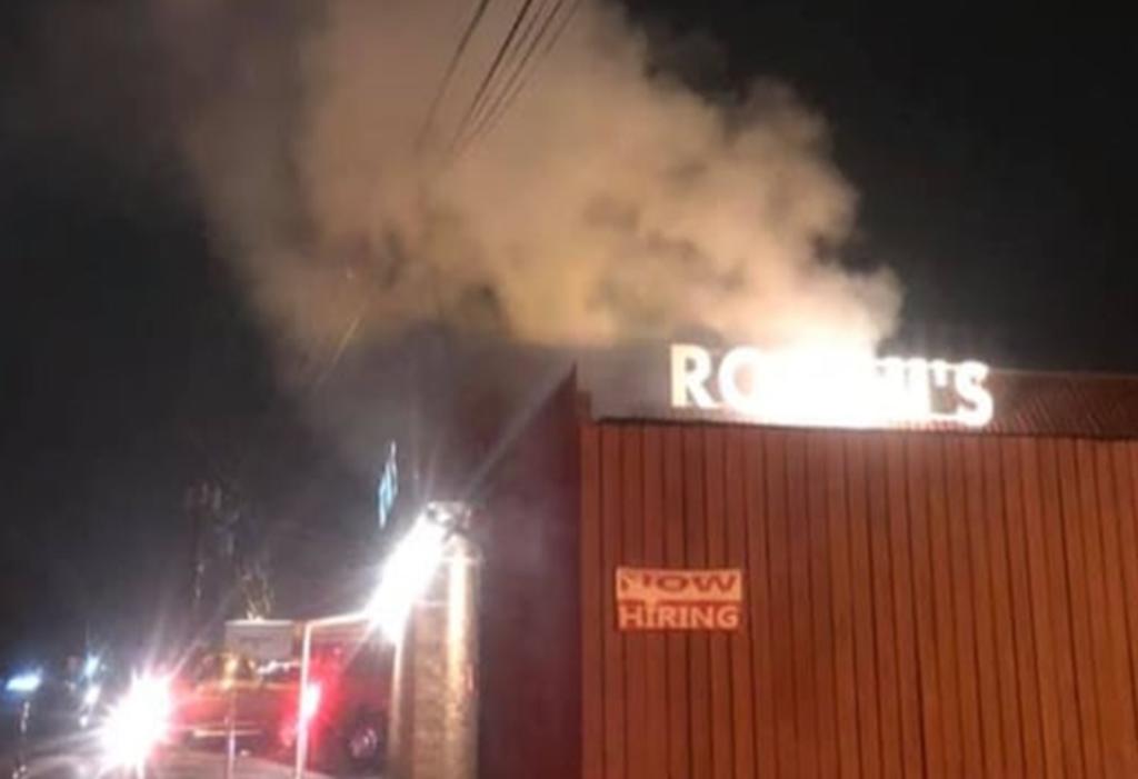 Bomberos responden a un ‘incendio’, pero era un restaurante cocinando alitas