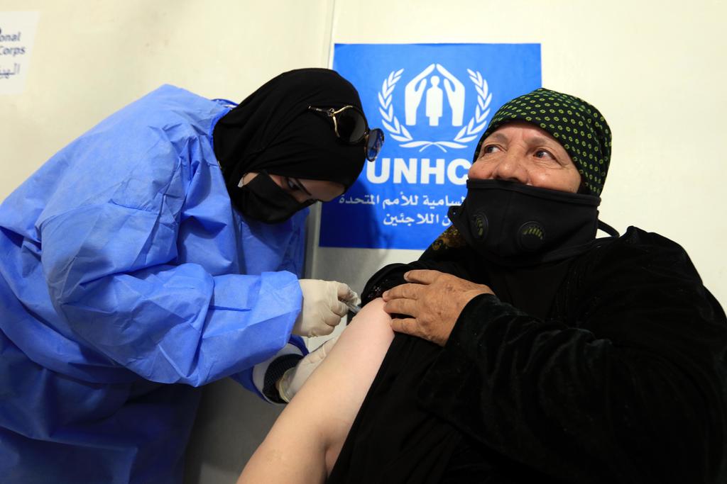 Inaugura Jordania primer centro de vacunación para refugiados del mundo