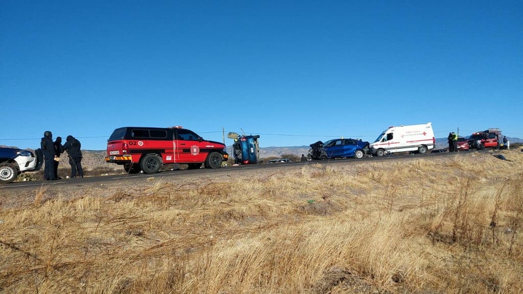 'Encontronazo' en la Durango-Parral deja un muerto y 5 lesionados