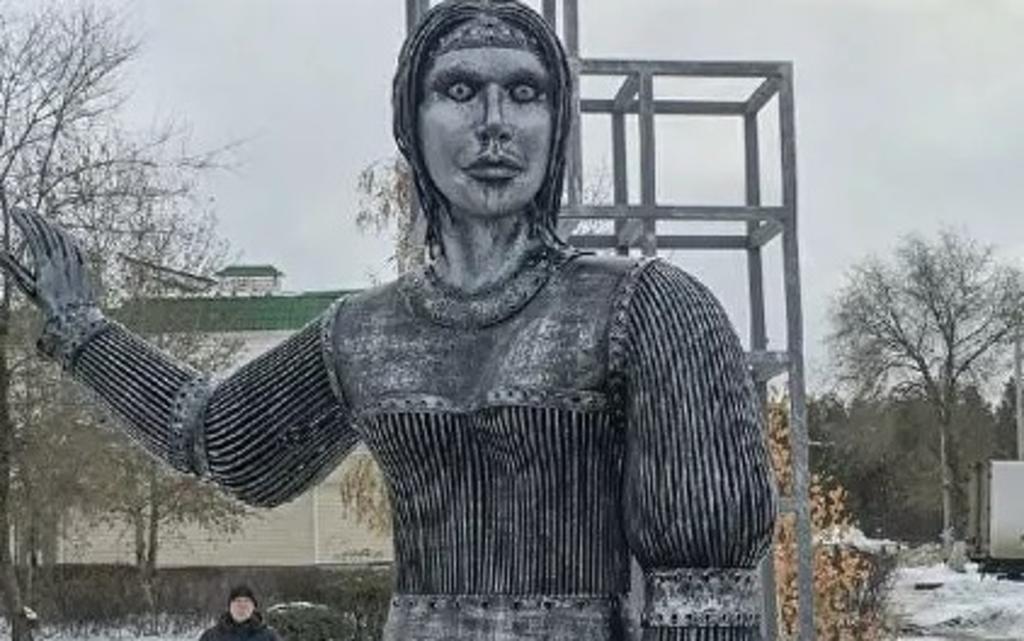 Venden estatua que aterrorizó a una ciudad en Rusia