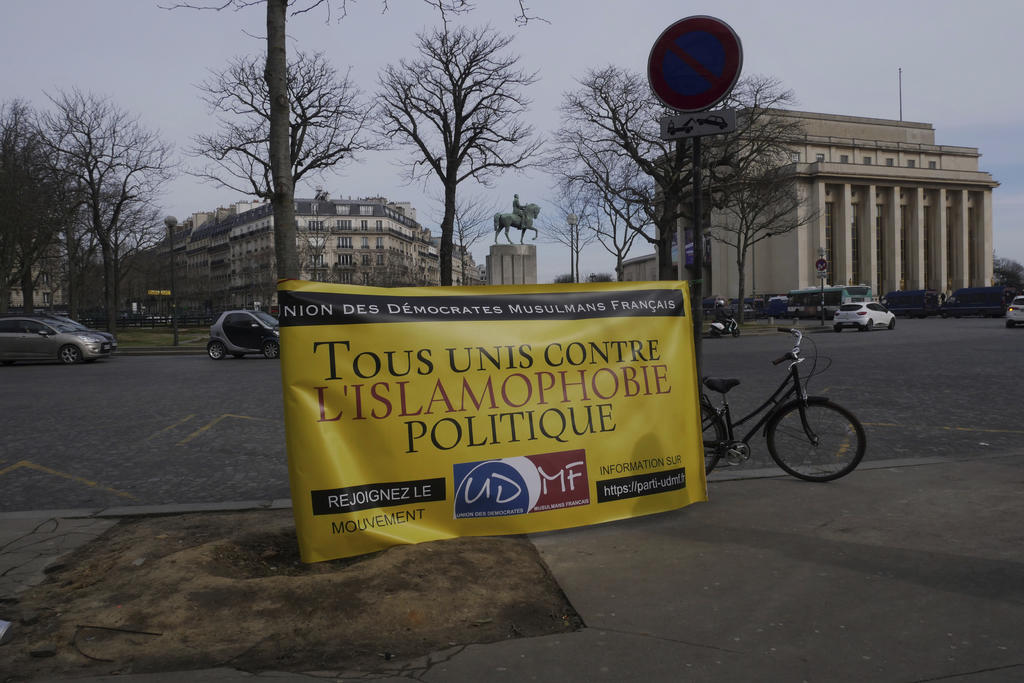 Ley contra extremismo islámico en Francia preocupa a musulmanes