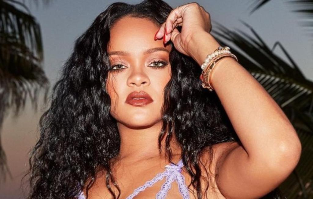 Topless de Rihanna genera indignación en comunidad india