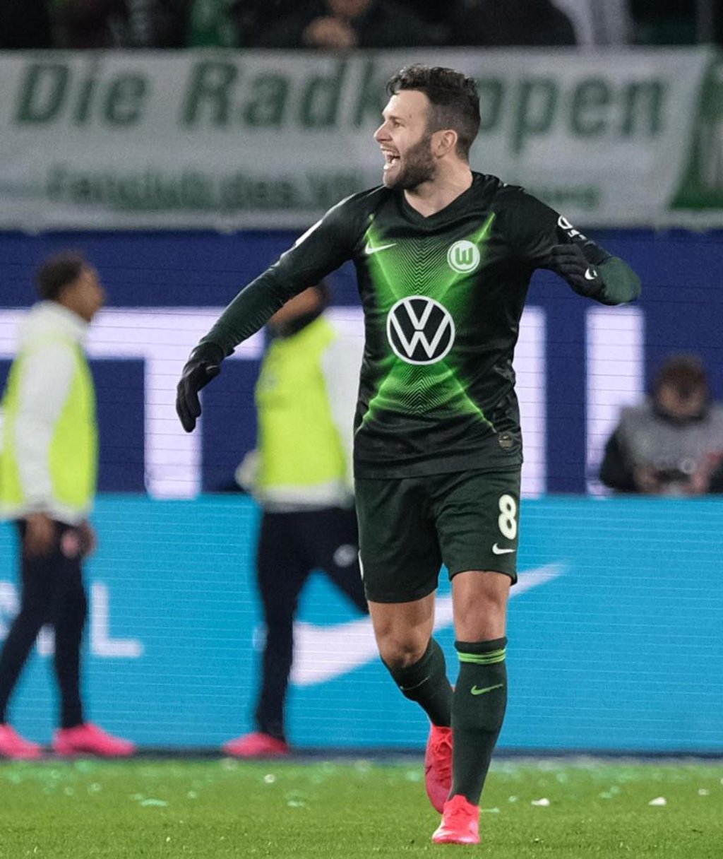 Wolfsburgo sigue en la pelea