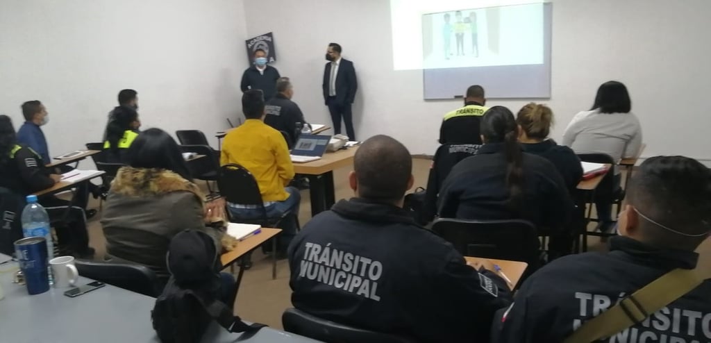 Ofrecen actualización a policías en Gómez Palacio