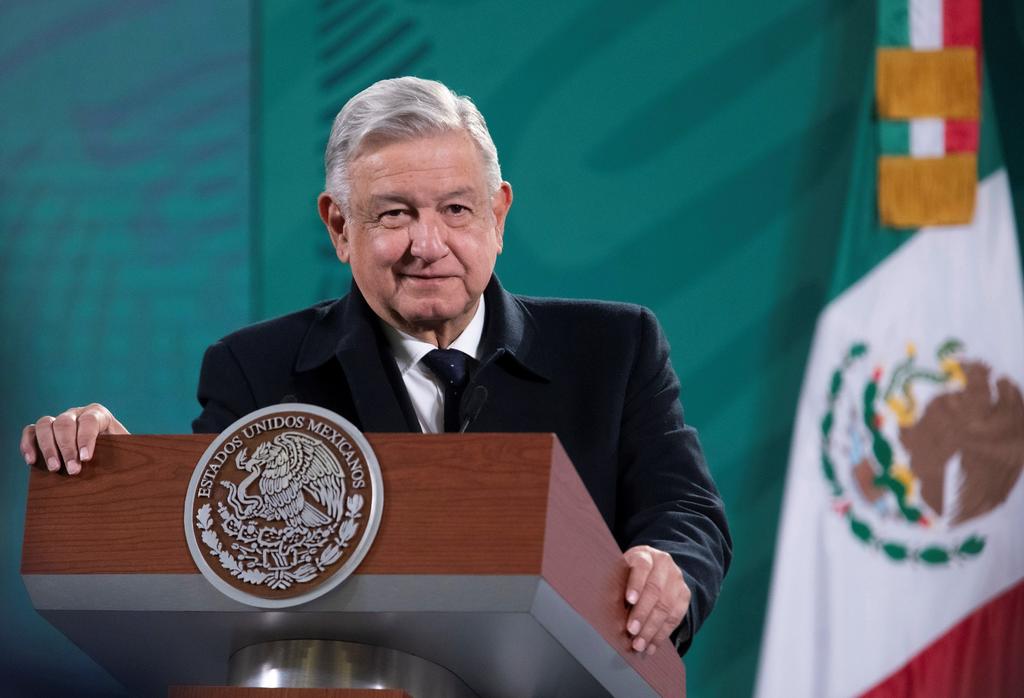 Defiende López Obrador el derecho de famosos a participar en política