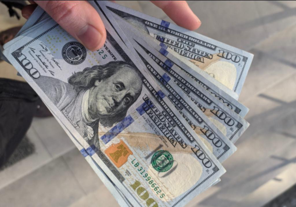 Dólar se vende en más de 21 pesos por segundo día consecutivo