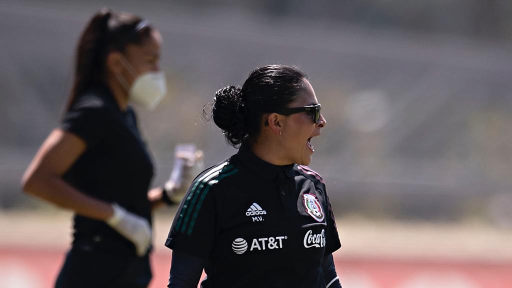 Selección femenina mexicana debe ser más agresiva: Mónica Vergara