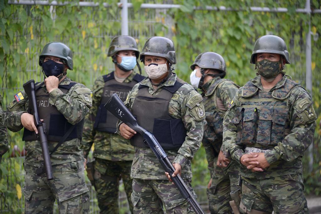 Autoridades de Ecuador investigan causas de amotinamientos