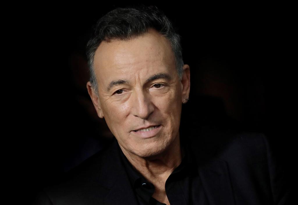 Multan a Bruce Springsteen por tomarse 'dos pequeños tragos de tequila'