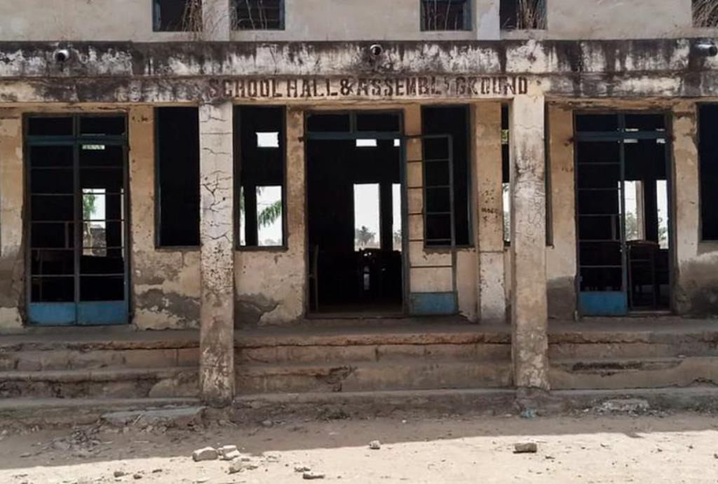 Secuestran a cientos de niñas en escuela de Nigeria