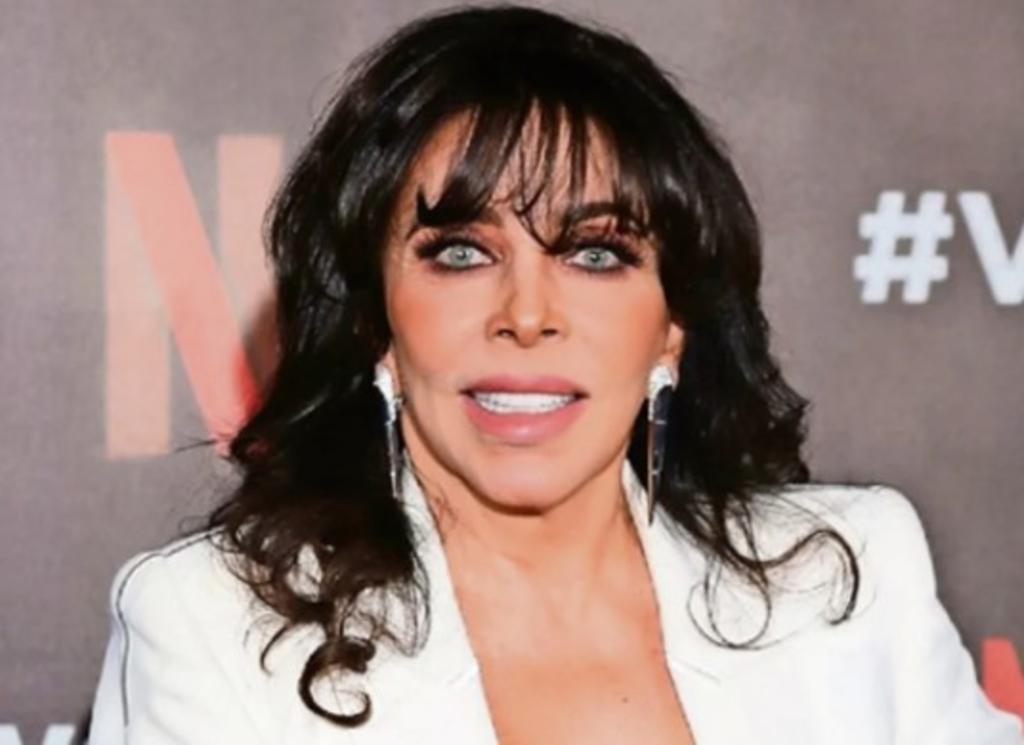 Verónica Castro impresiona con su look 'al natural' a los 68 años
