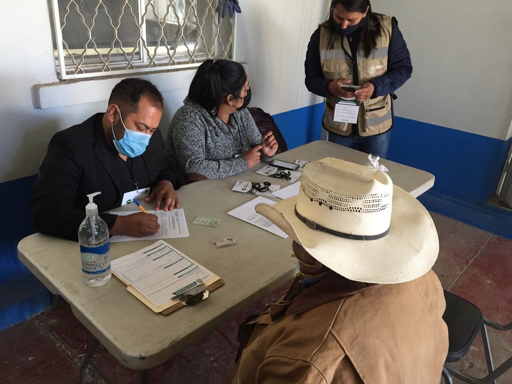 Avanza vacunación de adultos mayores