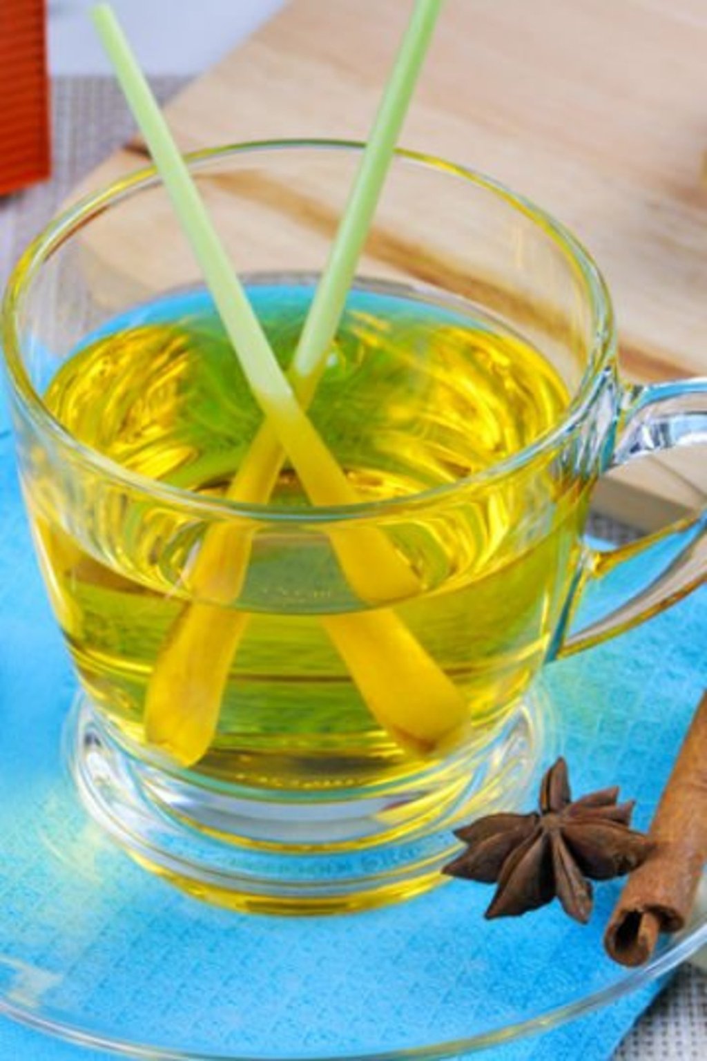 ¿Por qué tomar té de zacate de limón?