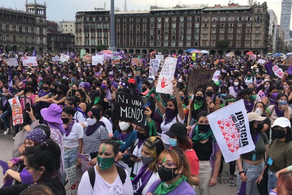 No se llenó el Zócalo porque hay mujeres que rechazan violencia: AMLO