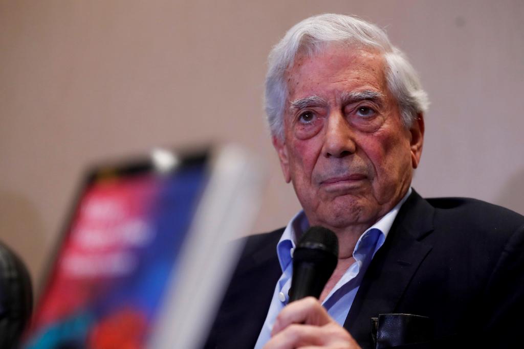 1936: Nace Mario Vargas Llosa, célebre escritor y político peruano