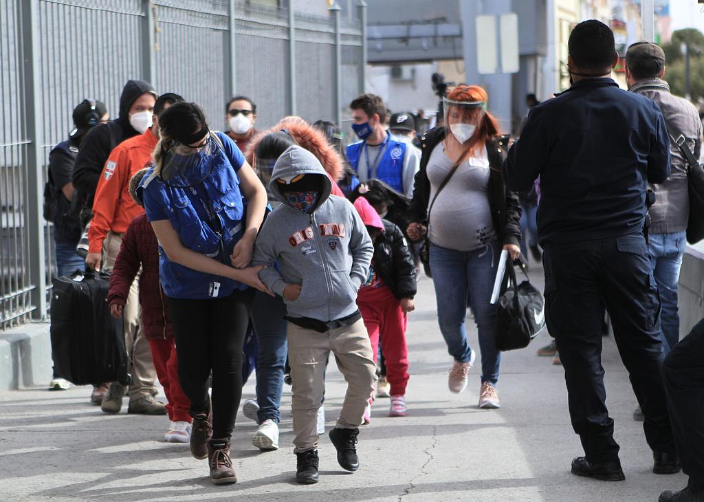 Llegada de migrantes a EUA genera 'preocupación' por aumento de casos de COVID