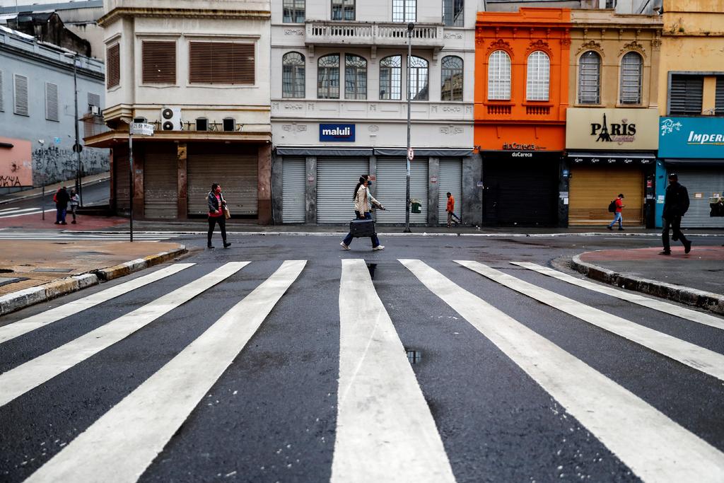 Ante posible colapso sanitario, Sao Paulo impone toque de queda por COVID-19
