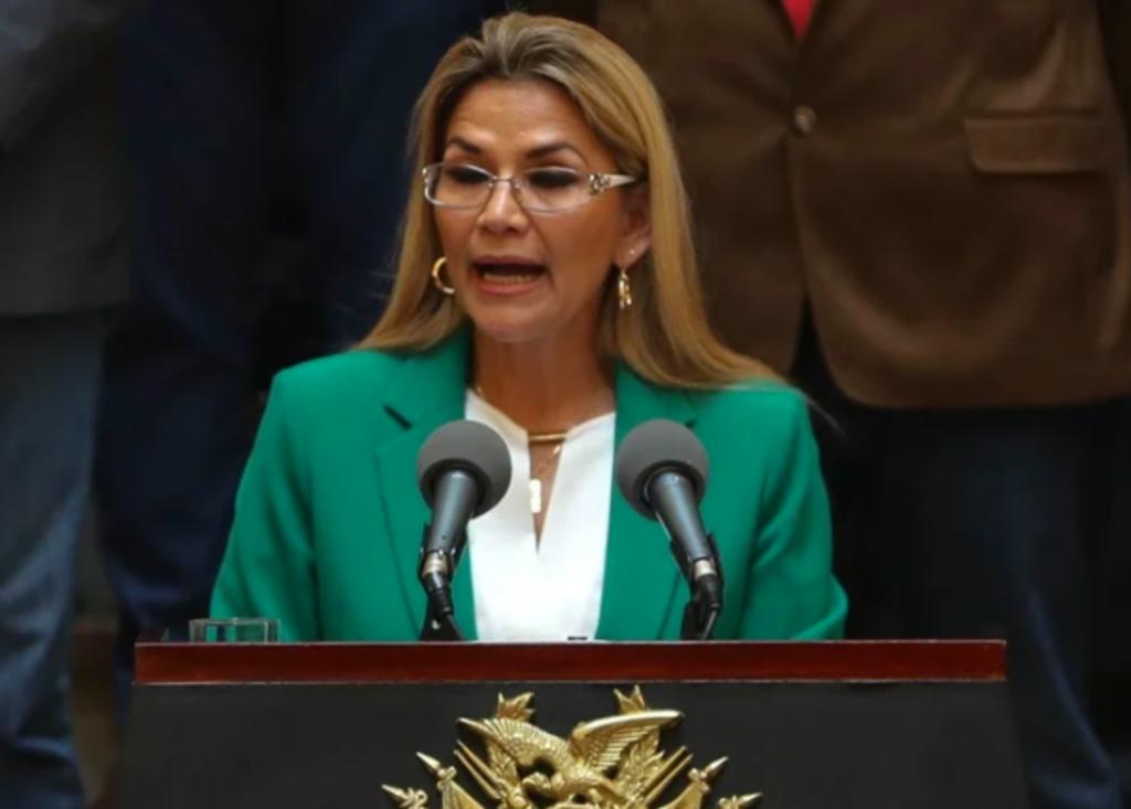 Jeanine Áñez, expresidenta interina de Bolivia, es trasladada a la Fiscalía de La Paz