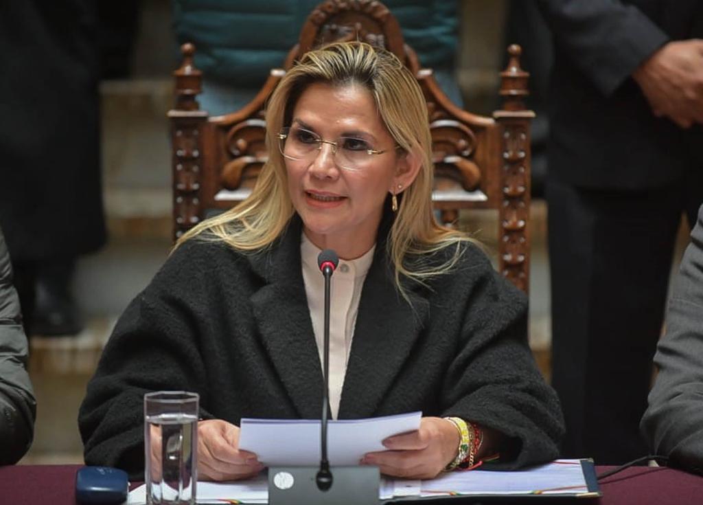 Jeanine Áñez pide a UE y OEA que 'evalúen' su 'ilegal aprehensión'
