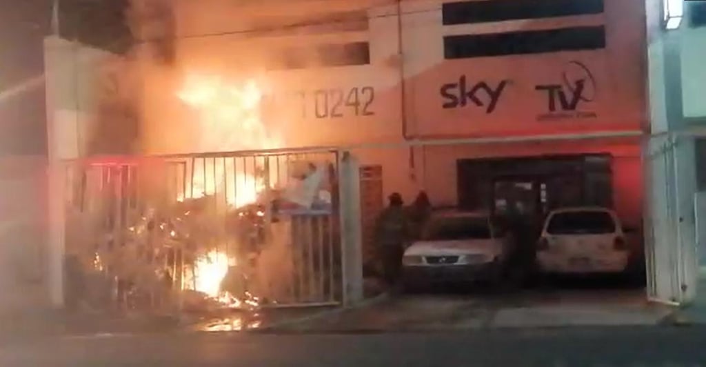 Incendio en comercio de calle Canelas deja cuantiosos daños