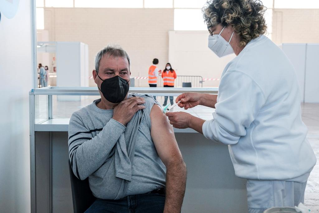 Acelerar inmunización impulsaría la economía: Banxico