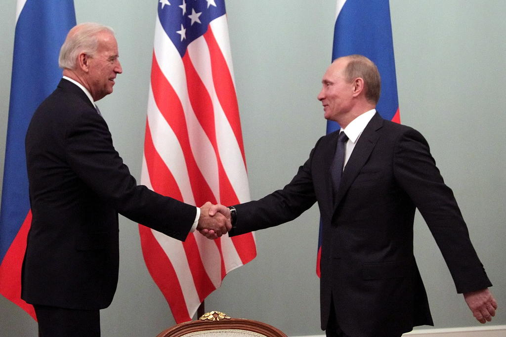 Biden llama 'asesino' a Putin; lo amenaza por interferir en las elecciones